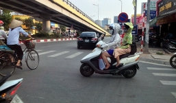 2 ngã tư vượt đèn đỏ 'hồn nhiên' nhất Thủ đô